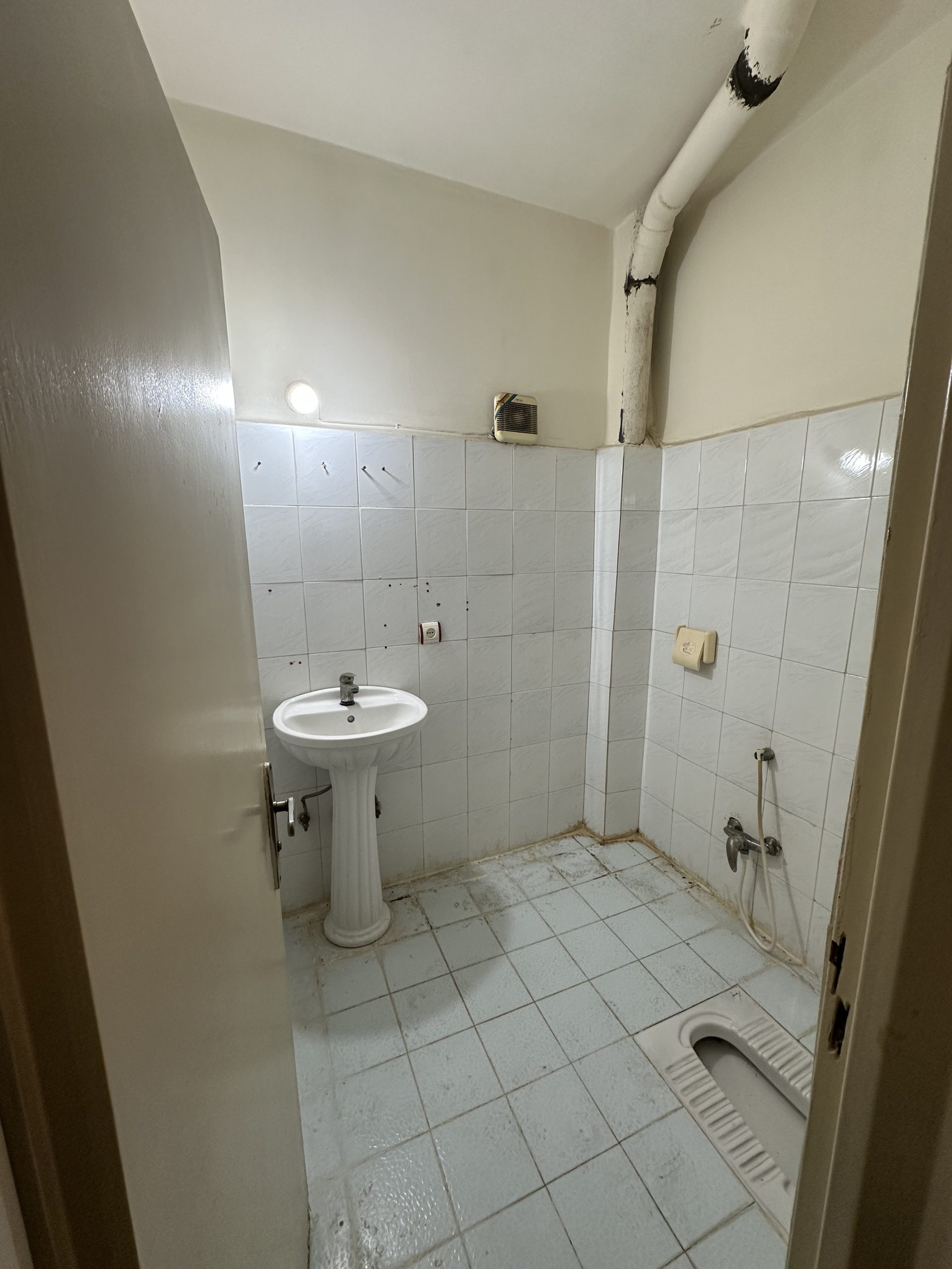 بازسازی سرویس بهداشتی