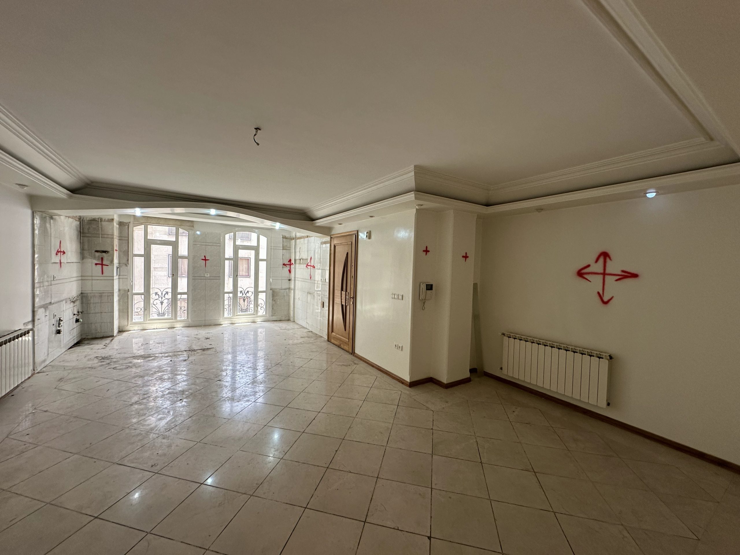 بازسازی واحد 75 متری سعادت اباد سالن قبل